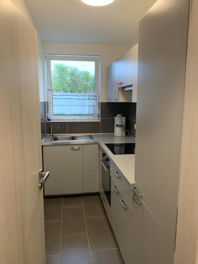 Werftstrasse 9A Aparthotel Kiel Bagian luar foto