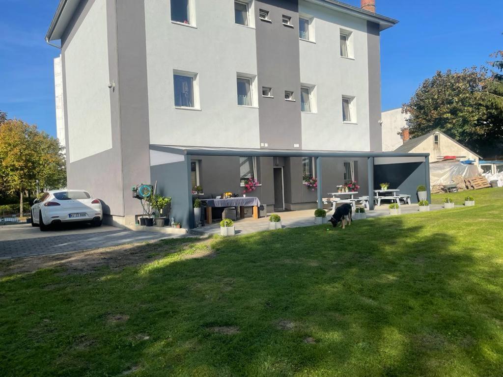 Werftstrasse 9A Aparthotel Kiel Bagian luar foto