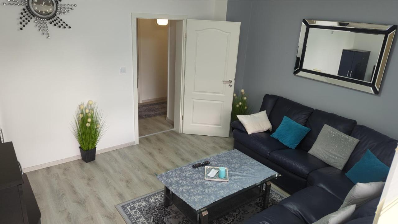 Werftstrasse 9A Aparthotel Kiel Bagian luar foto