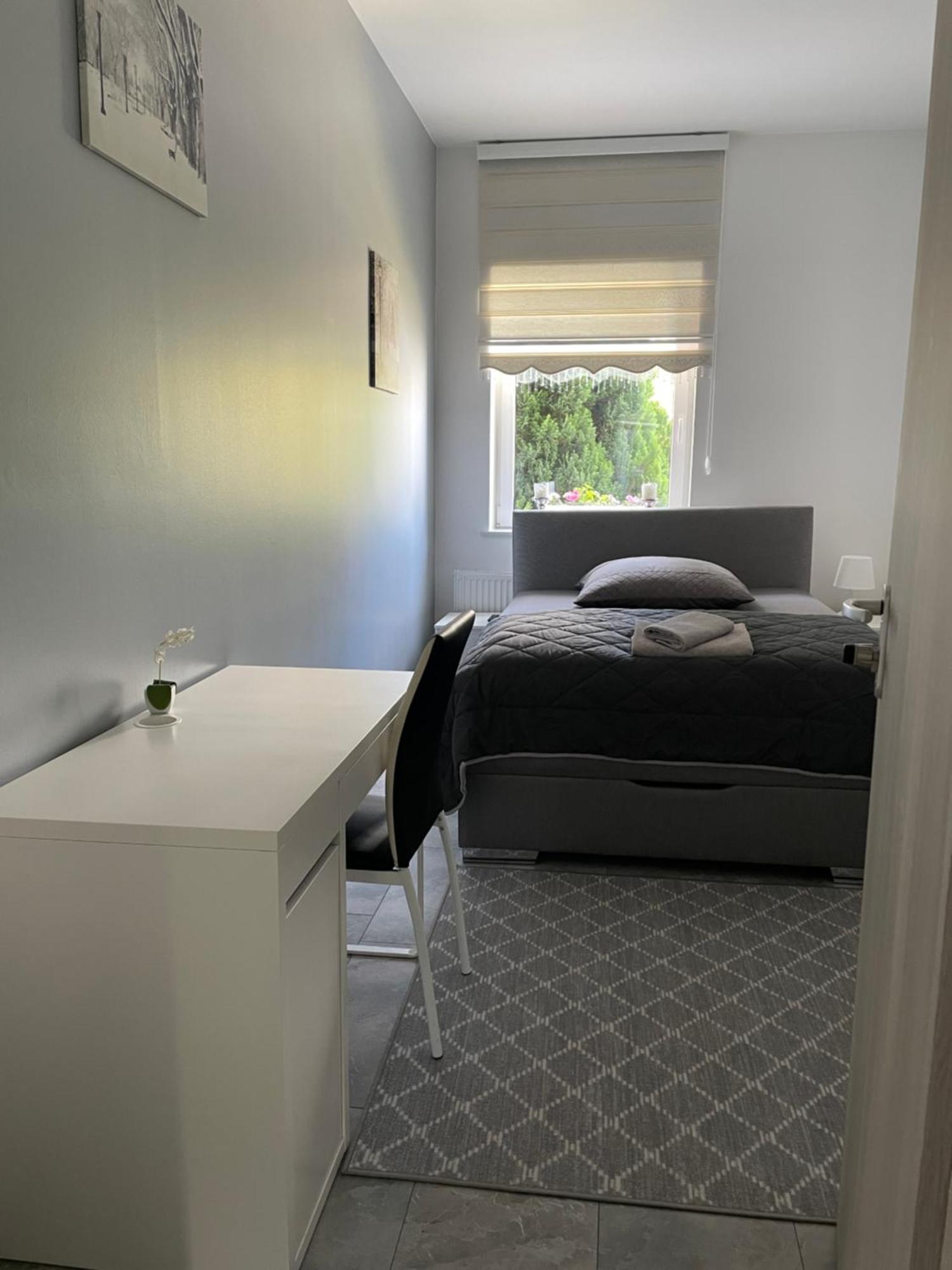 Werftstrasse 9A Aparthotel Kiel Bagian luar foto
