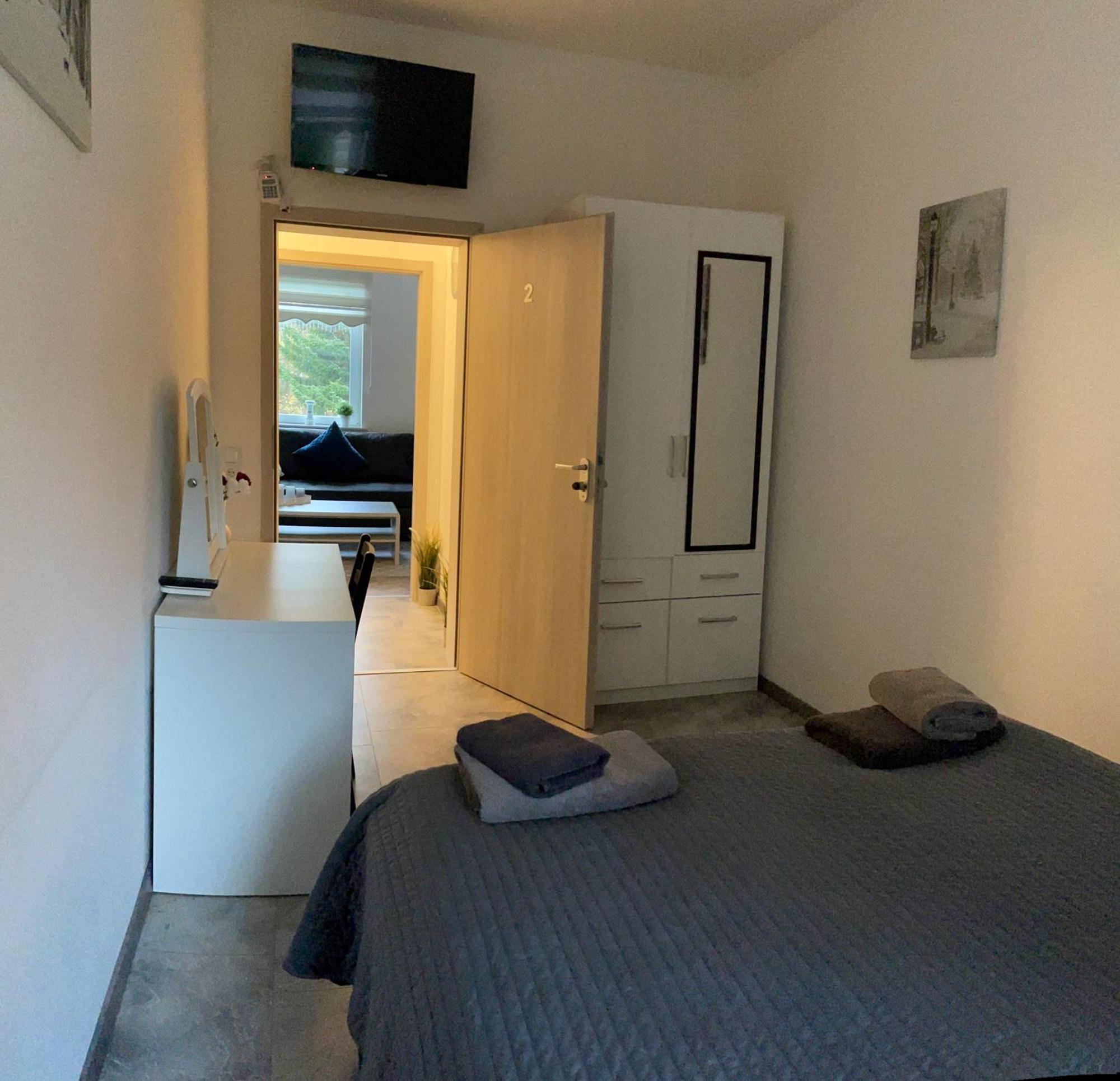 Werftstrasse 9A Aparthotel Kiel Bagian luar foto