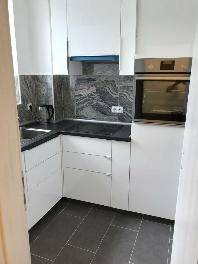 Werftstrasse 9A Aparthotel Kiel Bagian luar foto