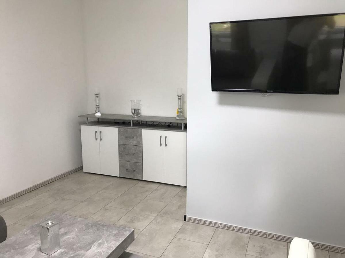 Werftstrasse 9A Aparthotel Kiel Bagian luar foto