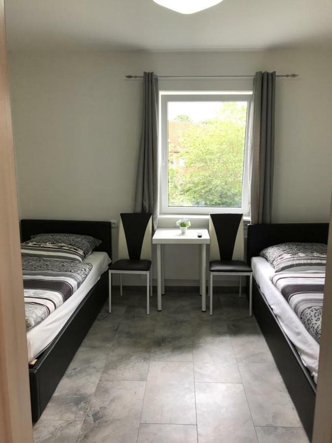 Werftstrasse 9A Aparthotel Kiel Bagian luar foto